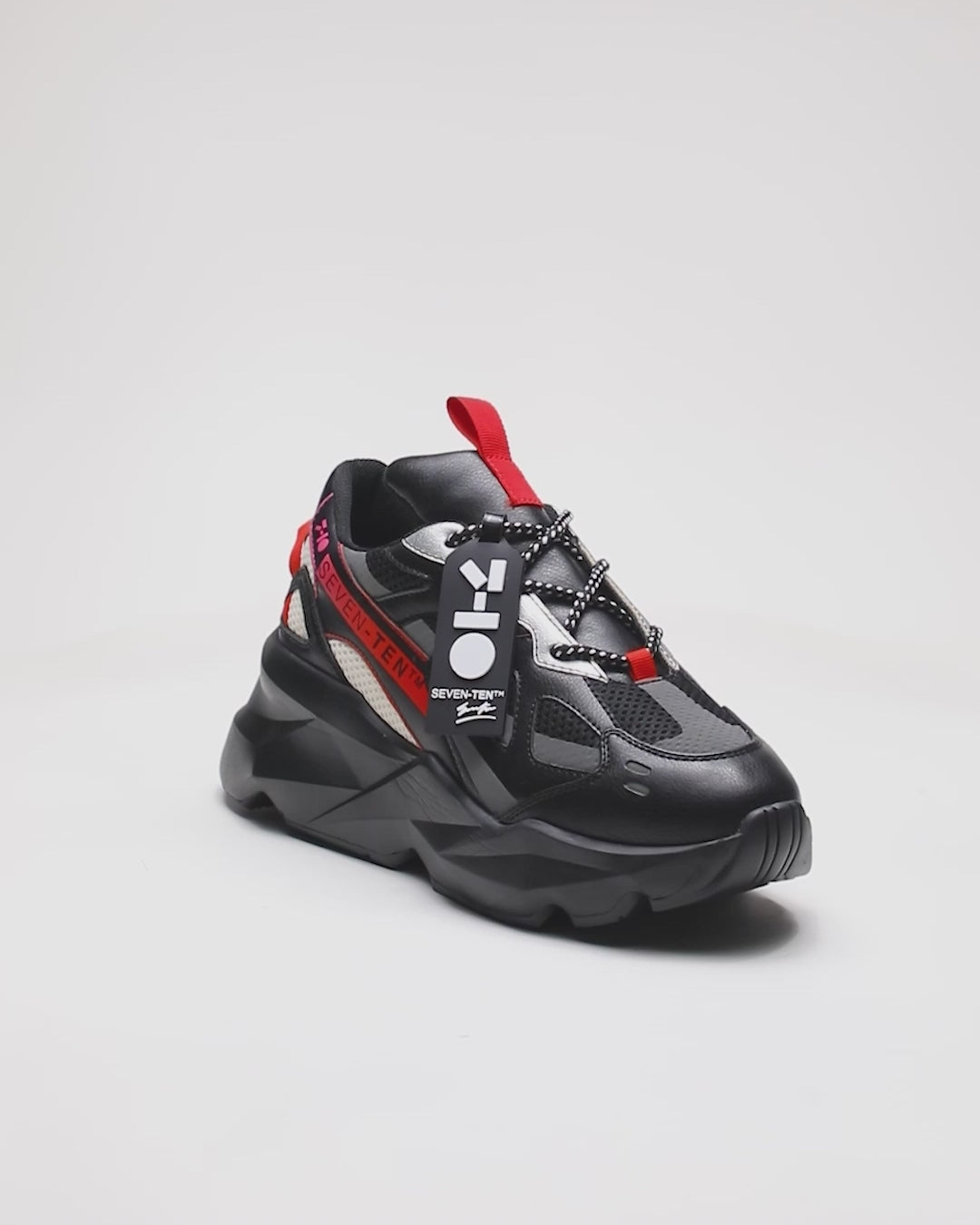 725 black sport chunky sneaker