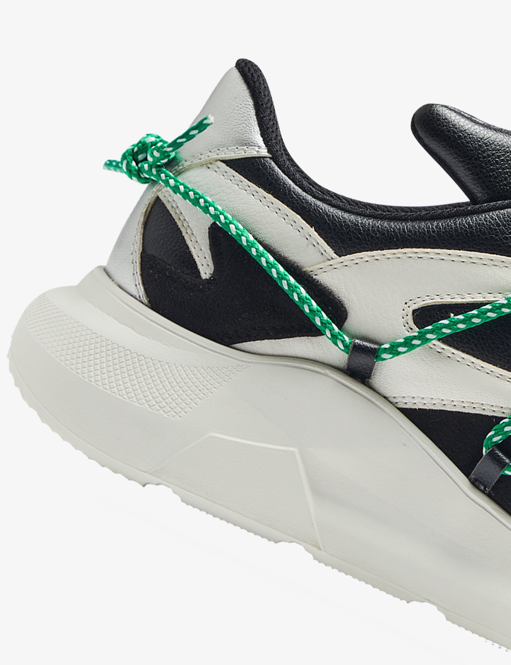 608 black white chunky sneaker - 7-10.in