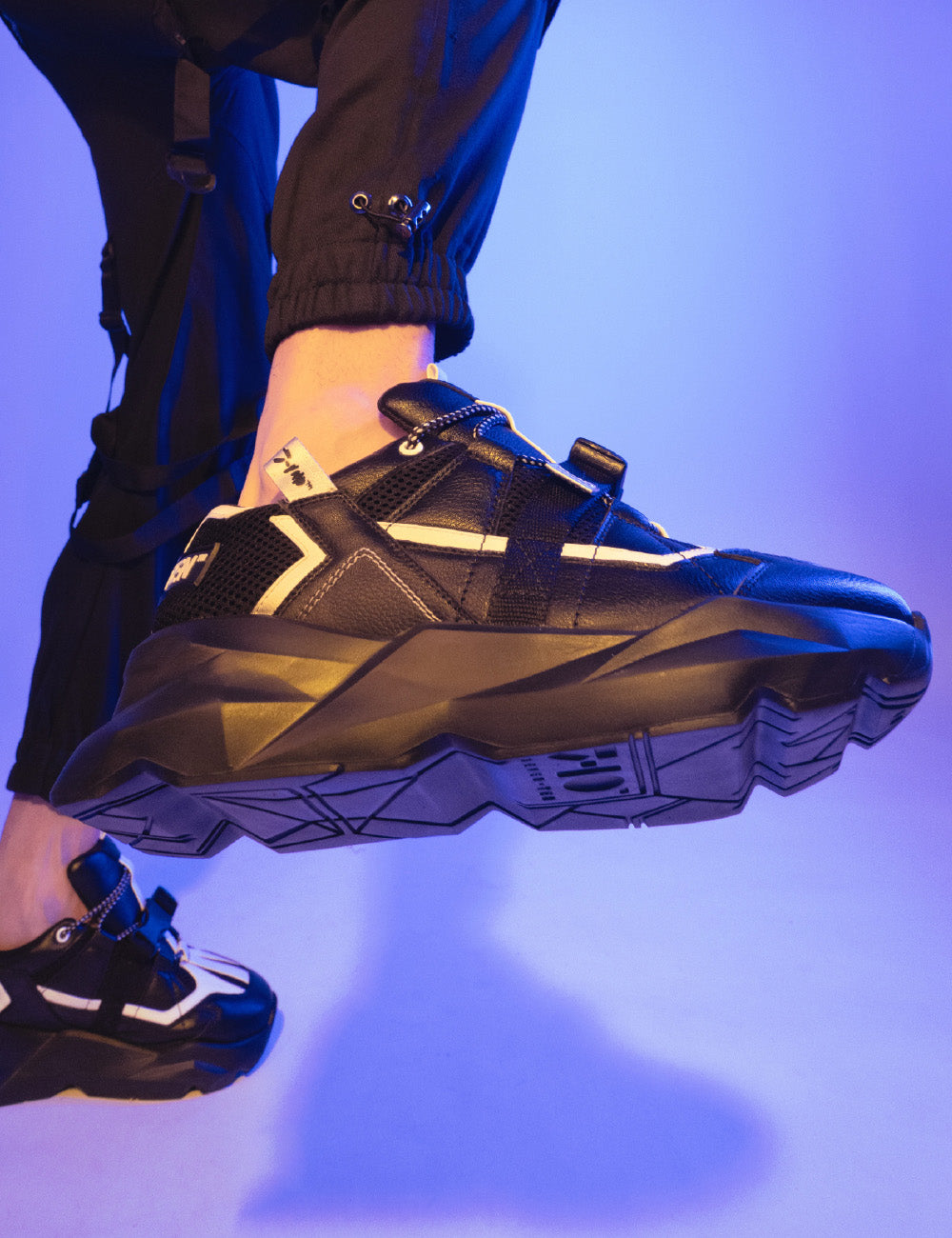 727 black white buckle chunky sneaker - 7-10.in